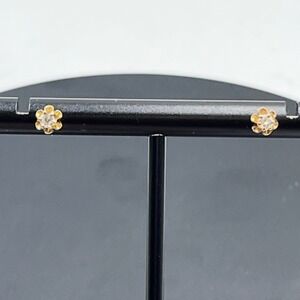 14k Gold .80G Floral Buttercup Prong Diamond Solitaire Stud Earring .06 –.10 ctw